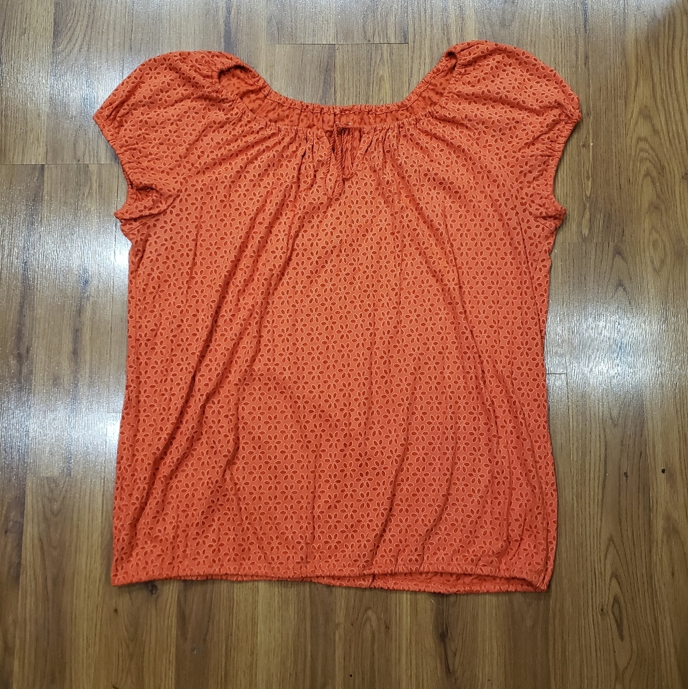 Gorgeous orange shirt!